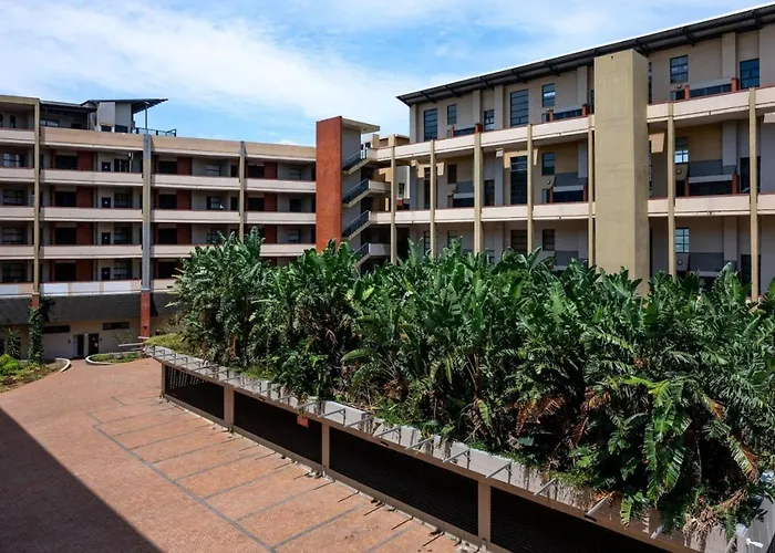 Stylish Two Bedroom In Point Bay 211