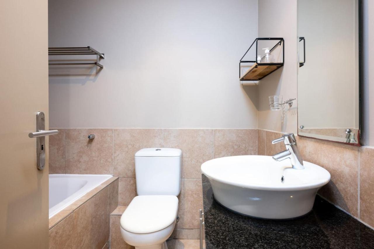 Stylish Two Bedroom In Point Bay 211 Apartment Durban