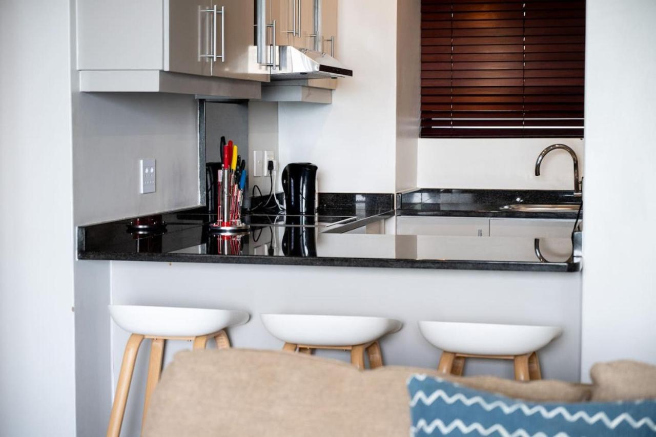 Stylish Two Bedroom In Point Bay 211 Durban
