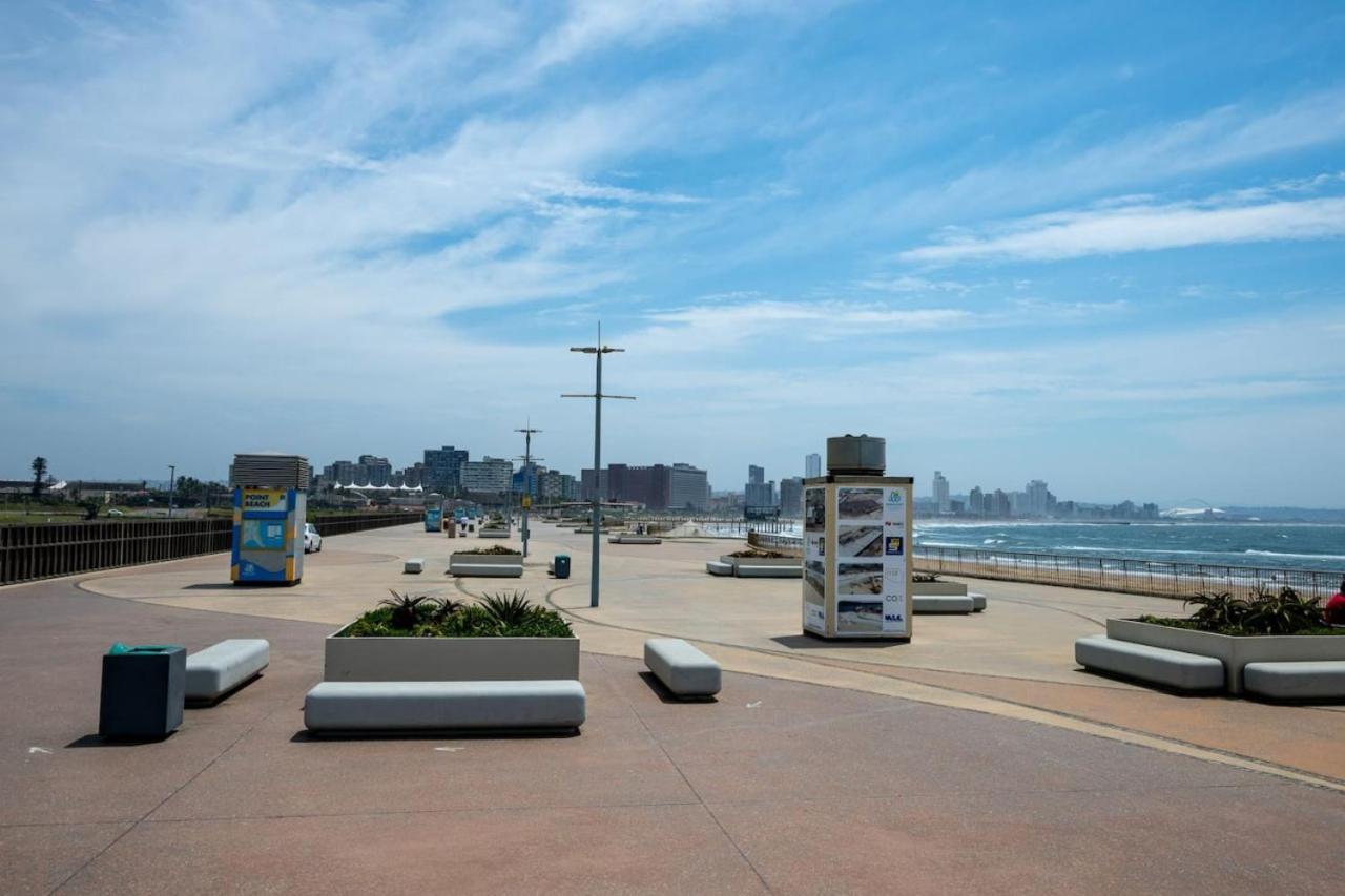 Stylish Two Bedroom In Point Bay 211 Durban